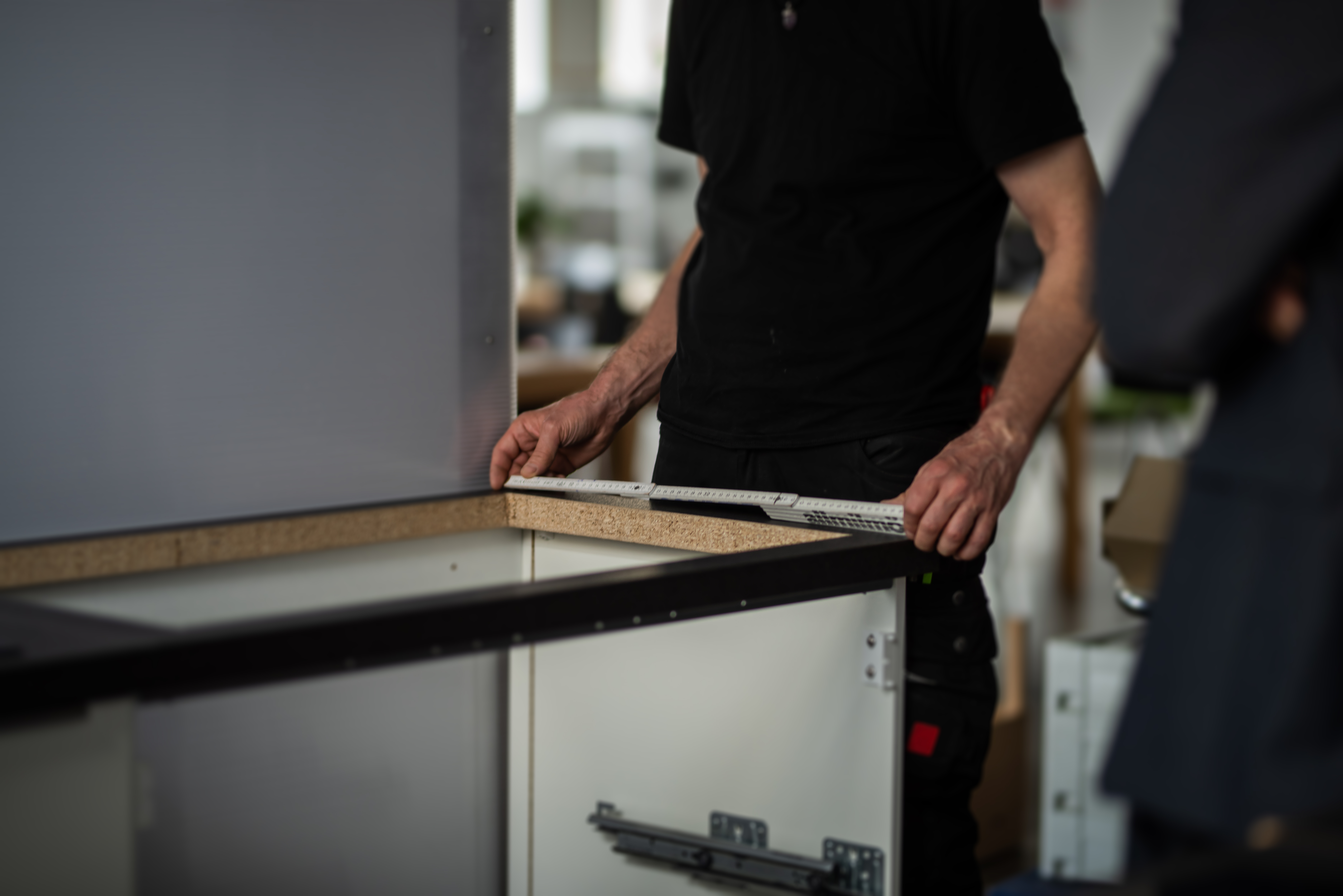 2020_Handwerk_Küchen-Montage_Arbeitsplatte